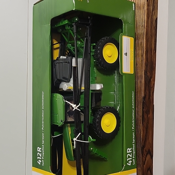 John Deere 412R Toy Self Propelled Sprayer - Picture 2 of 3